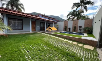 Espetacular Casa Térrea à Venda em Juquehy, São Sebastião-SP  3 Quartos, 3 Suítes, 2 Salas, 4 Banheiros, 3 Vagas, 150m².