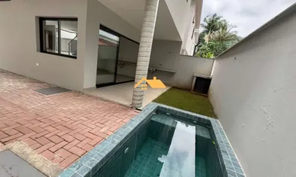Imperdível: Casa em Condomínio em Maresias, São Sebastião-SP - 3 quartos, 3 suítes, 2 salas, 2 vagas - 120m²