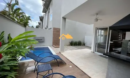 Casa a venda em Camburi - São Sebastião-SP: 3 quartos, 3 suítes, 2 salas, 3 banheiros, 2 vagas, 115m².