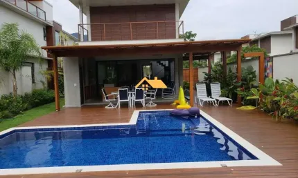 FRENTE AO MAR- Temporada em Condomínio: 4 quartos, 4 suítes, 3 salas, 5 banheiros, 4 vagas de garagem em Maresias, São Sebastião-SP.