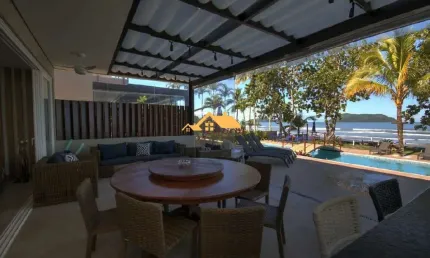 Casa em condomínio frente ao mar na praia de juquehy