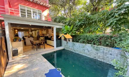 Venda de Casa em Condomínio  em Juquehy, São Sebastião-SP: 3 Quartos, 3 Suítes, 2 Salas, 3 Banheiros, 1 Vaga de Garagem, 160m².