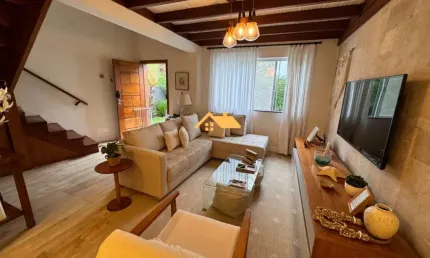 Casa em Condomínio  à Venda em Paúba, São Sebastião-SP: 4 Quartos, 2 Suítes, 2 Salas, 3 Banheiros, 2 Vagas, 120m².