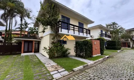 Casa em Condomínio de Luxo com 4 Suítes e 2 Vagas na Praia de São Sebastião-SP - Imperdível!