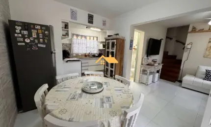 Casa em Condomínio à Venda na Barra do Una em São Sebastião-SP: 2 Quartos, 1 Suíte, 2 Salas, 2 Banheiros, 1 Vaga, 72m².