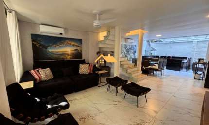 CASA PARA TEMPORADA- Camburi, São Sebastião-SP: 5 Quartos, 3 Suítes, 3 Salas, 4 Banheiros, 2 Vagas - 178m².