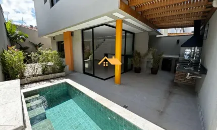 Sobrado com Piscina Privativa e 3 Suítes! Venda em  juquehy- São Sebastião-SP.