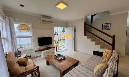 Locação anual em Juquehy, São Sebastião-SP: 3 Quartos, 3 Suítes, 2 Salas, 3 Banheiros, 2 Vagas de Garagem, 136m².