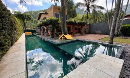 Casa canto do moreira, maresias, São Sebastião-SP: 5 quartos, 5 suítes, 3 salas, 5 banheiros, 4 vagas de garagem, 200m² de área.