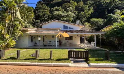Seu Refúgio no Litoral-Casa em Condomínio com Jacuzzi em Paúba, a 300m da Praia