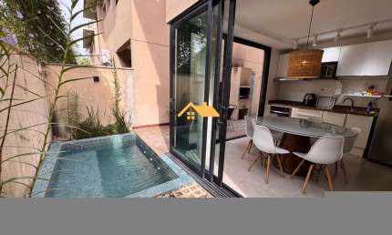 Casa em condomínio na Praia de Camburi para locação anual com 3 dormitórios.