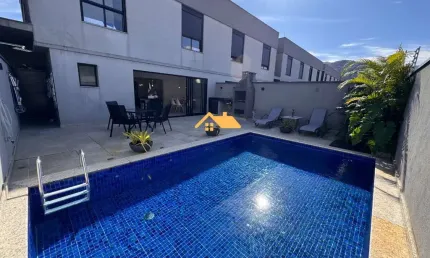 Casa com Piscina Privativa em Condomínio Fechado ? Barra do Sahy