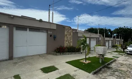 ♦️OPORTUNIDADE ! Casa plana no Pacheco na melhor localização com 3 quartos e 2 vagas