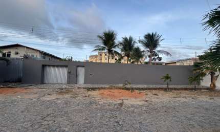 Casa de praia a venda no Icaraí próximo a restaurantes , farmácia e supermercado