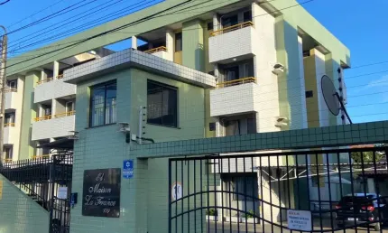 Apartamento no térreo com 3 quartos na melhor localização da Cidade dos Funcionários