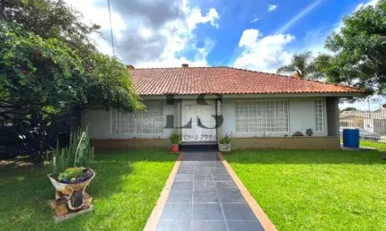 Casa para Venda em Guarapuava, Bonsucesso, 6 dormitórios, 1 suíte, 3 banheiros, 4 vagas