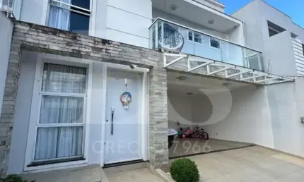 Sobrado para Venda em Guarapuava, Santa Cruz, 3 dormitórios, 1 suíte, 3 banheiros, 4 vagas