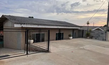 Casa para Venda em Guarapuava, Boqueirão, 2 dormitórios, 1 banheiro, 1 vaga