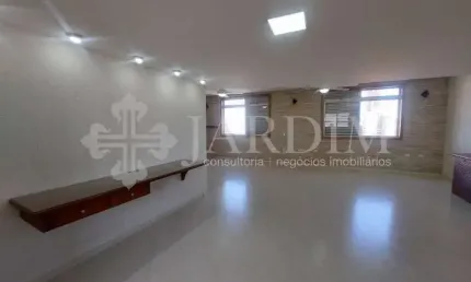 Belíssimo! apartamento reformado, com 3 dormitórios com armários (1 suíte / hidromassagem ), sala para 3 ambientes, cozinha planejada , cooktop e coifa, banheiro, área de serviço com banheiro de apoio