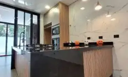 Linda Casa no Condomínio MOSAICO DA SERRA térrea p/ venda tem 143 m² com 3 suítes PISCINA e GOURMET