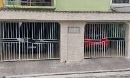 Sobrado para venda possui 240 m² em 3 pavimentos com 5 quartos 1 suíte no Alto Ipiranga