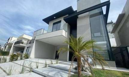 Linda Casa no Cond. Bella Cittá Faz. Rodeio sobrado p venda tem 232 m² com 4 suítes com PISCINA