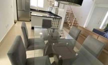 Casa no Condomínio HILLS VI sobrado para venda possui 190 m² com 4 quartos 3 suítes na VILA OLIVEIRA