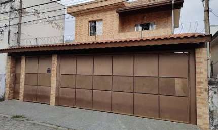 Sobrado para venda possui 190 m² + Edícula 64 m² com 3 quartos no Centro - Mogi das Cruzes - SP