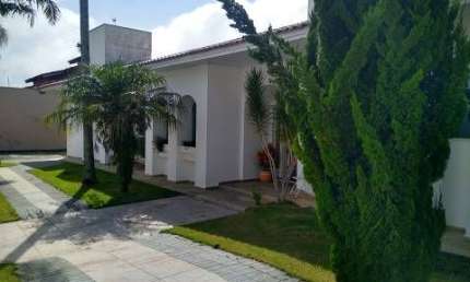 Casa de alto padrão para venda com 700 m² na Vila Oliveira com 4 suítes, 10 vagas, piscina, sauna