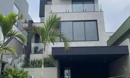 LINDA casa no Condomínio Bella Cittá Fazenda Rodeio sobrado para venda com 239 m² 3 SUÍTES e PISCINA