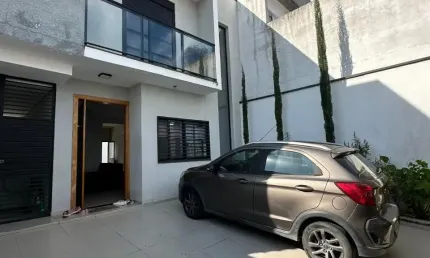 LINDO sobrado para venda com 150 m² com 3 quartos sendo 1 suíte em Villa Di Cesar
