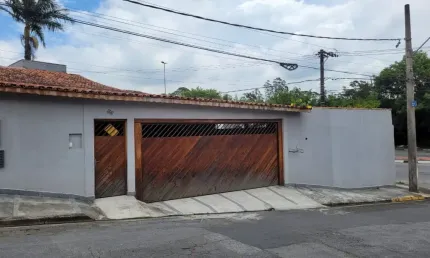 ÓTIMA casa térrea para venda tem 282 m² com 3 quartos 1 suíte PISCINA e ESPAÇO GOURMET e EDÍCULA