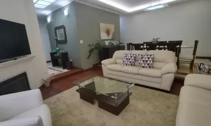 MARAVILHOSO sobrado para venda possui 411 m² com 4 suítes PISCINA e espaço GOURMET na Vila Oliveira
