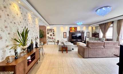 Apartamento de Luxo em Higienópolis, São Paulo-SP  3 quartos, 3 salas, 2 banheiros, 2 vagas, 160m² de área.
