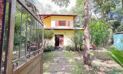Casa com Suíte e Deck em Casa Branca – 900m² de Terreno