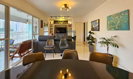 Apartamento de 126m² com 3 dormitórios, sendo 1 suíte, e  2 vagas no condomínio LIV