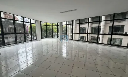 Sala comercial para alugar na Rua Desembargador Ermelino de Leão, 75, Centro, Curitiba por R$ 9.200