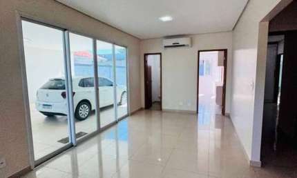 Casa com 3 quartos para alugar na Avenida Frederico Baird, 2881, Ponta Negra, Manaus