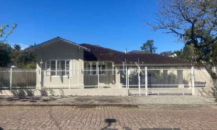 Casa para Venda em Joinville, América, 3 dormitórios, 1 suíte, 3 banheiros, 2 vagas