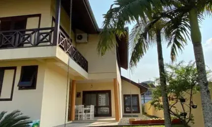 Casa para Venda em Joinville, Santo Antonio, 5 dormitórios, 1 suíte, 4 banheiros, 2 vagas