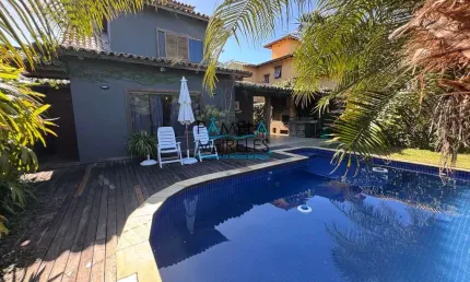 Linda casa 4 quartos em localização nobre de Búzios à venda