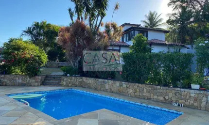 Excelente casa 4 quartos no centro Armação dos Búzios à venda