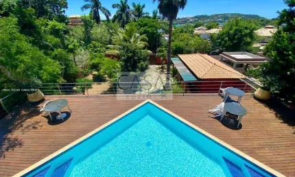 Excelente casa 6 suítes à poucos metros da Praia da Ferradura Armação dos Búzios
