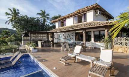 Linda Casa 4 quartos condomínio em Geribá Armação dos Búzios