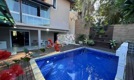 Linda Casa duplex 6 quartos no centro da Armação de Búzios