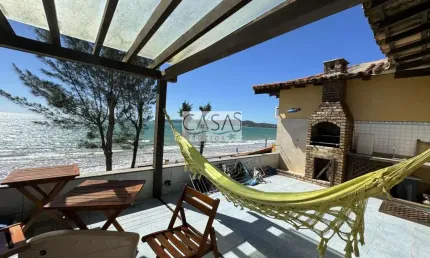 Excelente casa 3 quartos com vista eterna para mar na praia de manguinhos em búzios