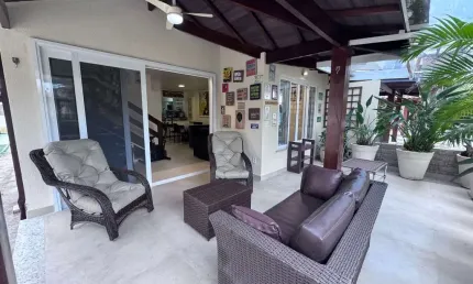 Alugo linda casa 4 quartos em manguinhos armação de búzios