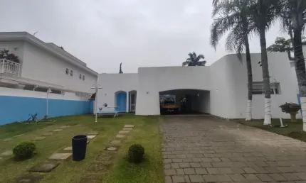 Linda casa em um dos condomínios mais famoso do litoral sul paulista!