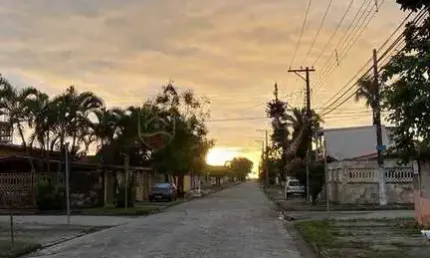 CASA ESPAÇOSA COM LINDO GRAMADO - PORTO NOVO - CARAGUATATUBA/SP