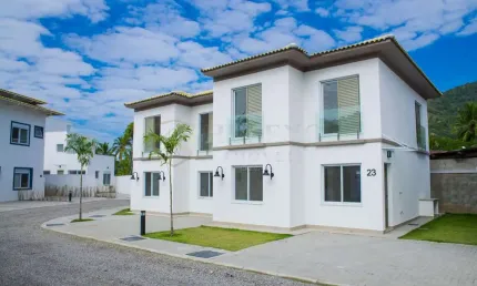 Casa em condomínio frente mar na praia das cigarras